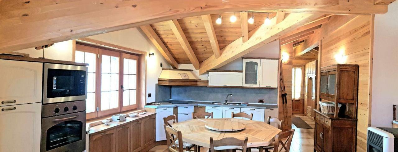 Casa Vacanza In Tipico Chalet Di Montagna Villa Varzo Eksteriør bilde