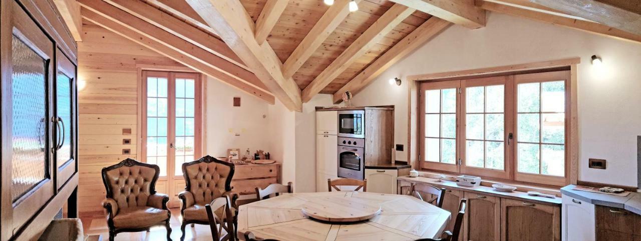 Casa Vacanza In Tipico Chalet Di Montagna Villa Varzo Eksteriør bilde
