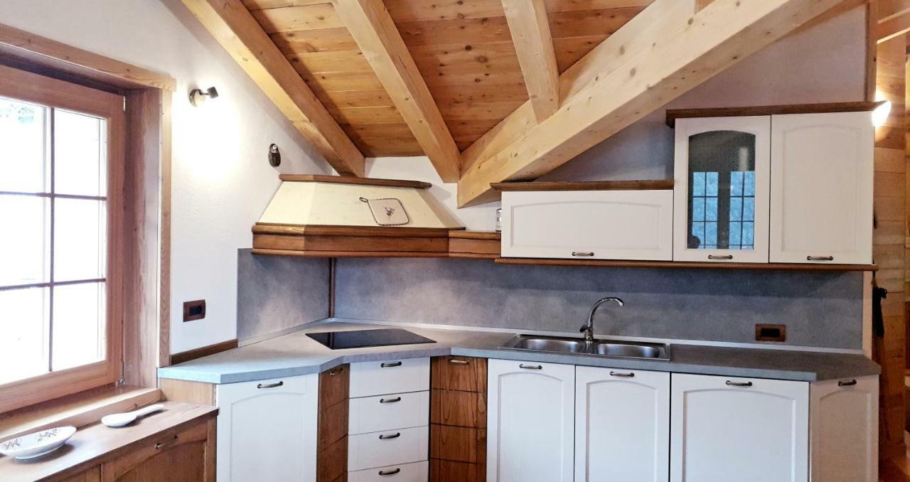 Casa Vacanza In Tipico Chalet Di Montagna Villa Varzo Eksteriør bilde