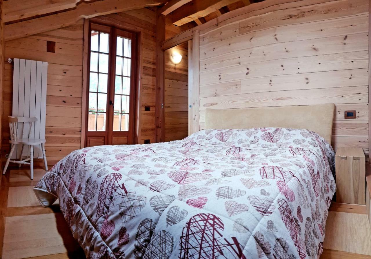 Casa Vacanza In Tipico Chalet Di Montagna Villa Varzo Eksteriør bilde