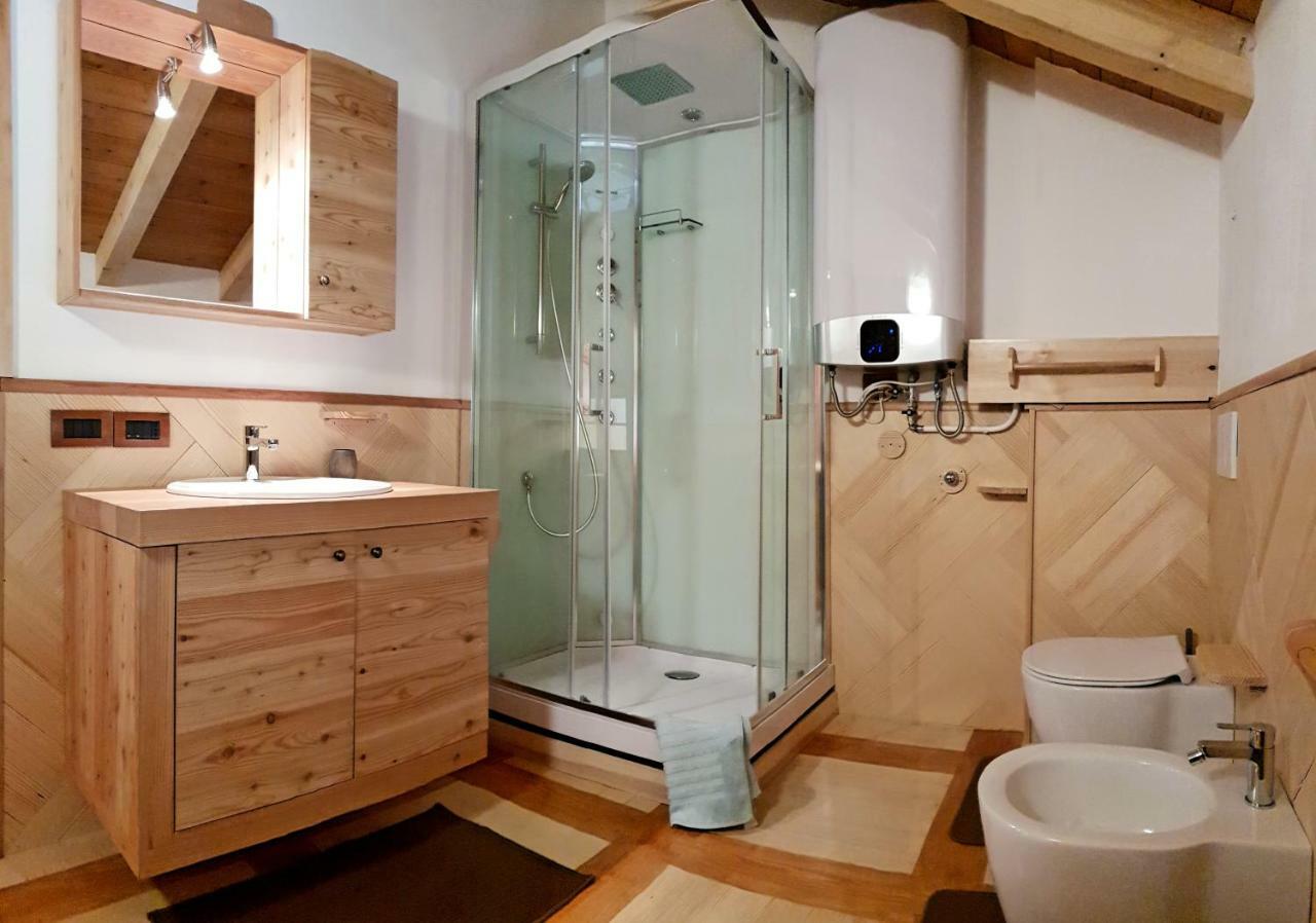 Casa Vacanza In Tipico Chalet Di Montagna Villa Varzo Eksteriør bilde